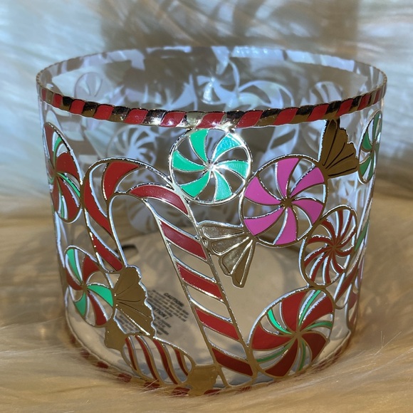 “PEPPERMINT CANDIES”, Winter ‘24, Red & Green by BBW, 3-Wick Candle Holder, NWT - Picture 6 of 6